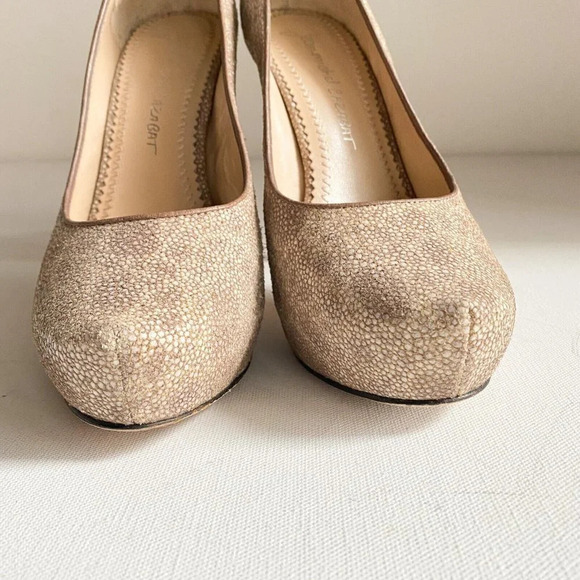 Jean-Michel Cazabat Light Beige  Stingray Skin Classic Round Toe Heels 39.5 - Picture 3 of 14